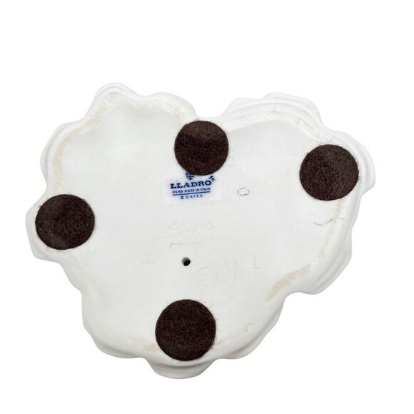 Lladro #4893 A Walk With The Dog Woman With Pekingese & Umbrella 1974 14.5 IN - Picture 5 of 5